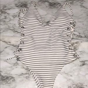 🌻One piece swimsuit